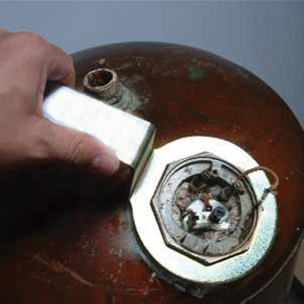 ¡OFERTA! Llave para calentadores de agua eléctricos Acodada